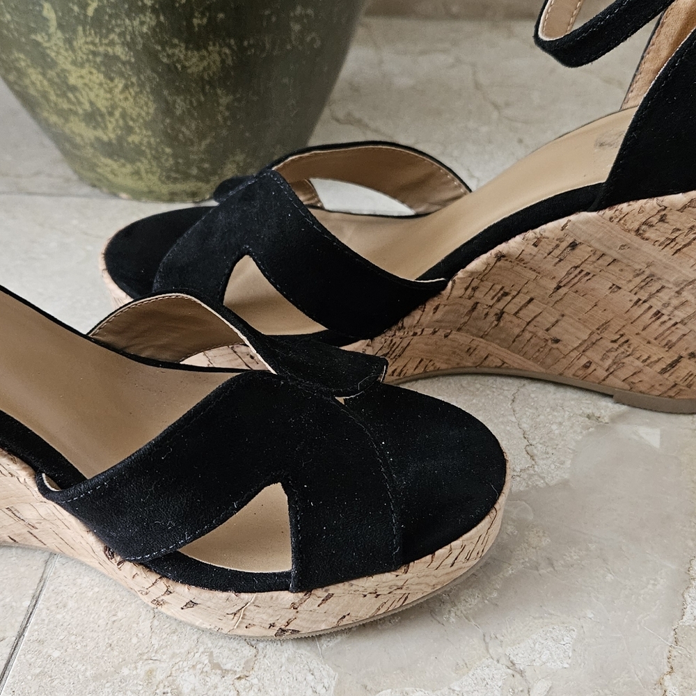 Material Girl Wedge - Picture 7 of 9
